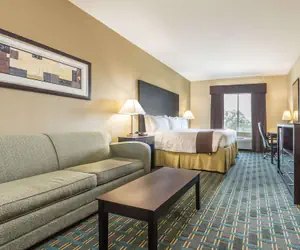 Photo 4 - Days Inn & Suites by Wyndham Mineral Wells