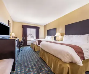 Photo 5 - Days Inn & Suites by Wyndham Mineral Wells