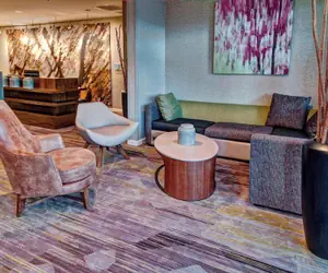 Photo 3 - Courtyard by Marriott Alexandria