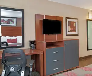 Photo 5 - Ramada by Wyndham Staten Island