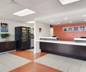 Photo 2 - Motel 6 Youngstown, OH