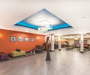 Photo 5 - La Quinta Inn & Suites by Wyndham Houston Bush Intl Airpt E