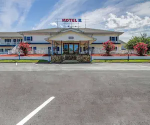 Photo 2 - Motel 6 Front Royal, VA