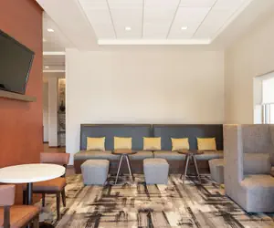 Photo 3 - Hampton Inn Portland Downtown - Waterfront