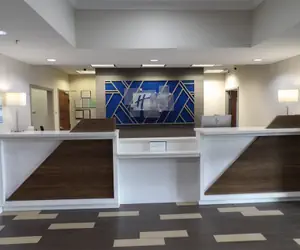 Photo 4 - Holiday Inn Express & Suites Huntsville Airport by IHG