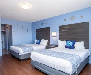 Photo 2 - Aqua Breeze Inn