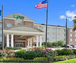 Photo 2 - Holiday Inn Express & Suites Gonzales by IHG