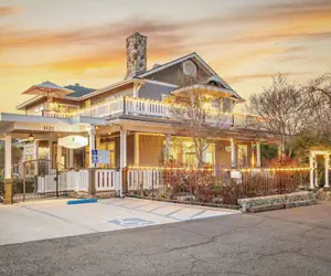 Photo 2 - Polo House and Bungalows