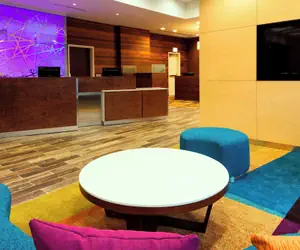 Photo 2 - Fairfield Inn & Suites Chicago Downtown/River North