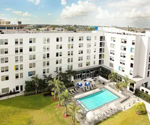 Photo 2 - Aloft Miami Doral