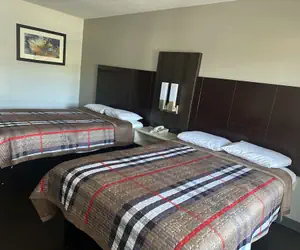 Photo 4 - Deluxe INN Augusta