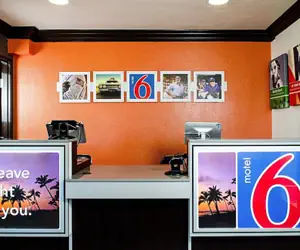 Photo 3 - Motel 6 Modesto, CA - Downtown