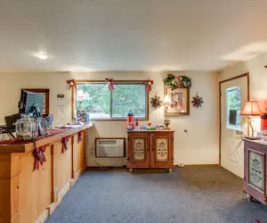 Photo 4 - Alpine Rivers Inn