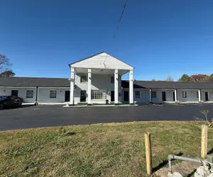 Photo 2 - OYO Hotel Economy Inn US-29 Danville