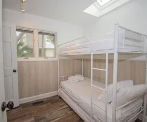 Photo 3 - 702 Whiting Rd