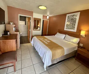 Photo 5 - Sun Valley Motel