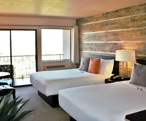 Photo 5 - Inn on the Cliff