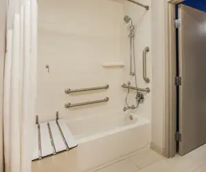 Photo 4 - Holiday Inn Express Blair by IHG