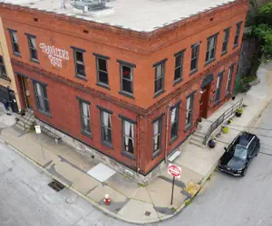 Photo 2 - Traveler's Rest Hotel