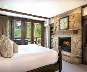 Photo 2 - Two Bedroom Junior Suite 2 Apartment Hotel by RedAwning