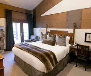 Photo 3 - Luxury One Bedroom with Mountain View 1 Apartment Hotel by RedAwning