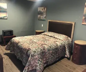 Photo 4 - Kings Castle Motel