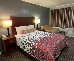 Photo 5 - Travelers Inn Eugene University