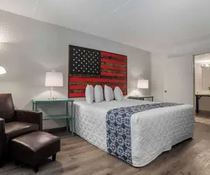 Photo 5 - Super 8 by Wyndham Daleville/Fort Novosel