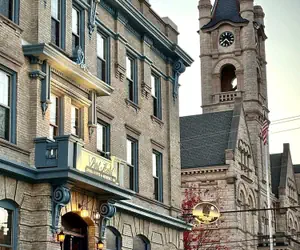 Photo 2 - The Port Hotel