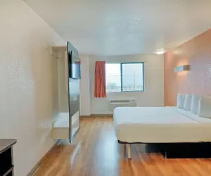 Photo 5 - Studio 6 Suites Los Angeles, CA - Los Angeles - LAX