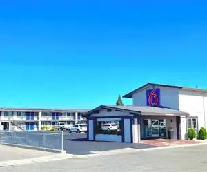 Photo 2 - Motel 6 Yuba City, CA