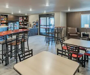 Photo 4 - My Place Hotel-East Moline/Quad Cities, IL