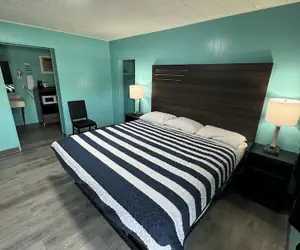 Photo 3 - Acorn Motel