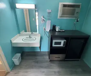 Photo 4 - Acorn Motel