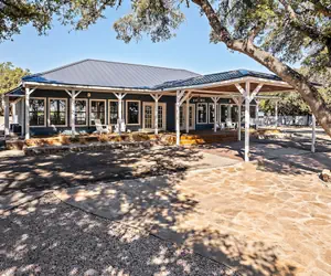 Photo 2 - The Claire Hotel