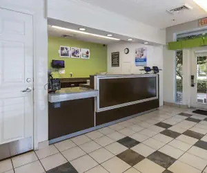 Photo 5 - Studio 6 Coral Springs, FL - Fort Lauderdale