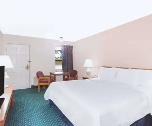 Photo 4 - Days Inn by Wyndham Wytheville
