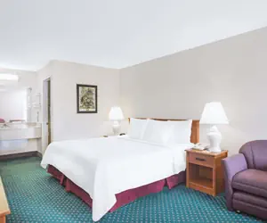 Photo 5 - Days Inn by Wyndham Wytheville