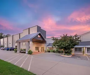 Photo 2 - Best Western Plus Longbranch Hotel & Convention Center