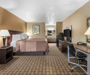 Photo 5 - SureStay Hotel by Best Western Summersville