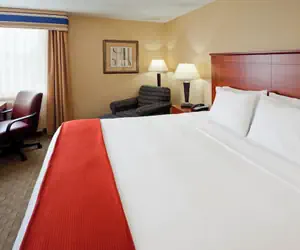 Photo 2 - Holiday Inn Express Ramsey-Mahwah by IHG