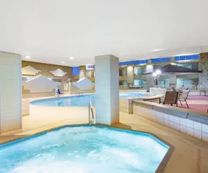 Photo 2 - Ramada by Wyndham Midtown Grand Island