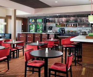 Photo 2 - Courtyard by Marriott Columbus