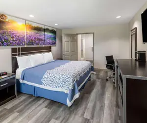 Photo 5 - Days Inn by Wyndham Baytown Garth Road I10 East