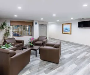 Photo 4 - Days Inn by Wyndham Baytown Garth Road I10 East