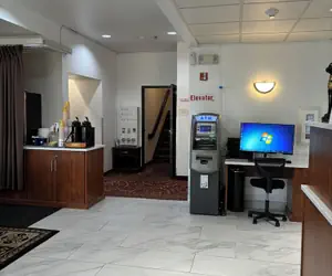 Photo 3 - Days Inn by Wyndham Seattle Aurora