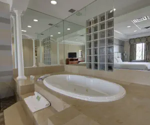 Photo 3 - Holiday Inn Plainview-Long Island by IHG