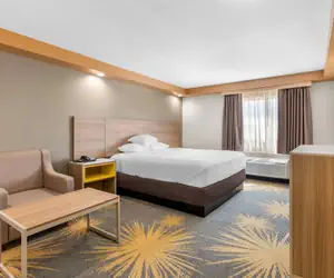 Photo 2 - Econo Lodge Woodbridge