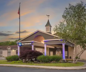 Photo 2 - Best Western Mystic Hotel