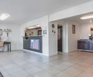 Photo 3 - Motel 6 Hope, AR